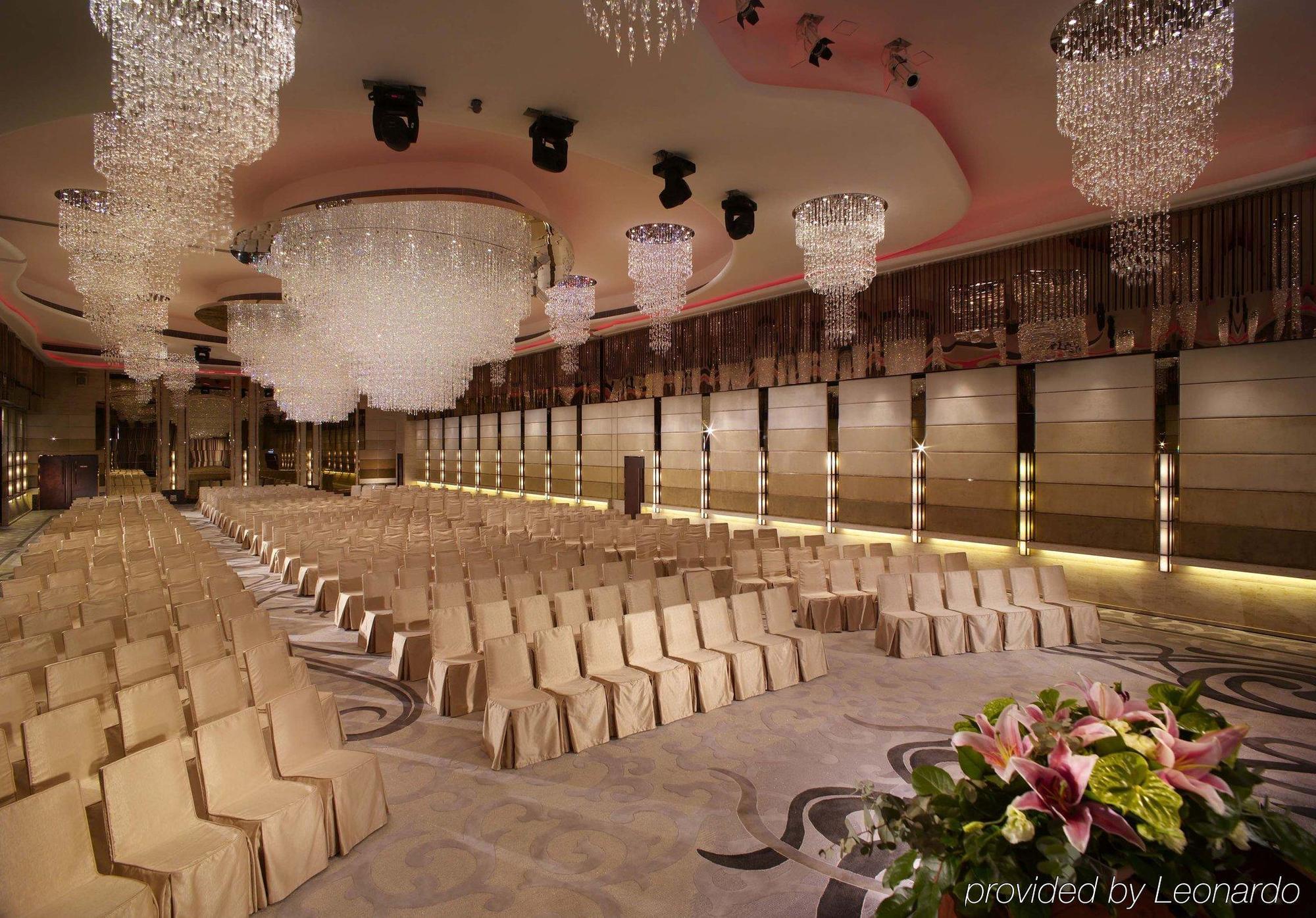 Hotel Harbour Grand 5*